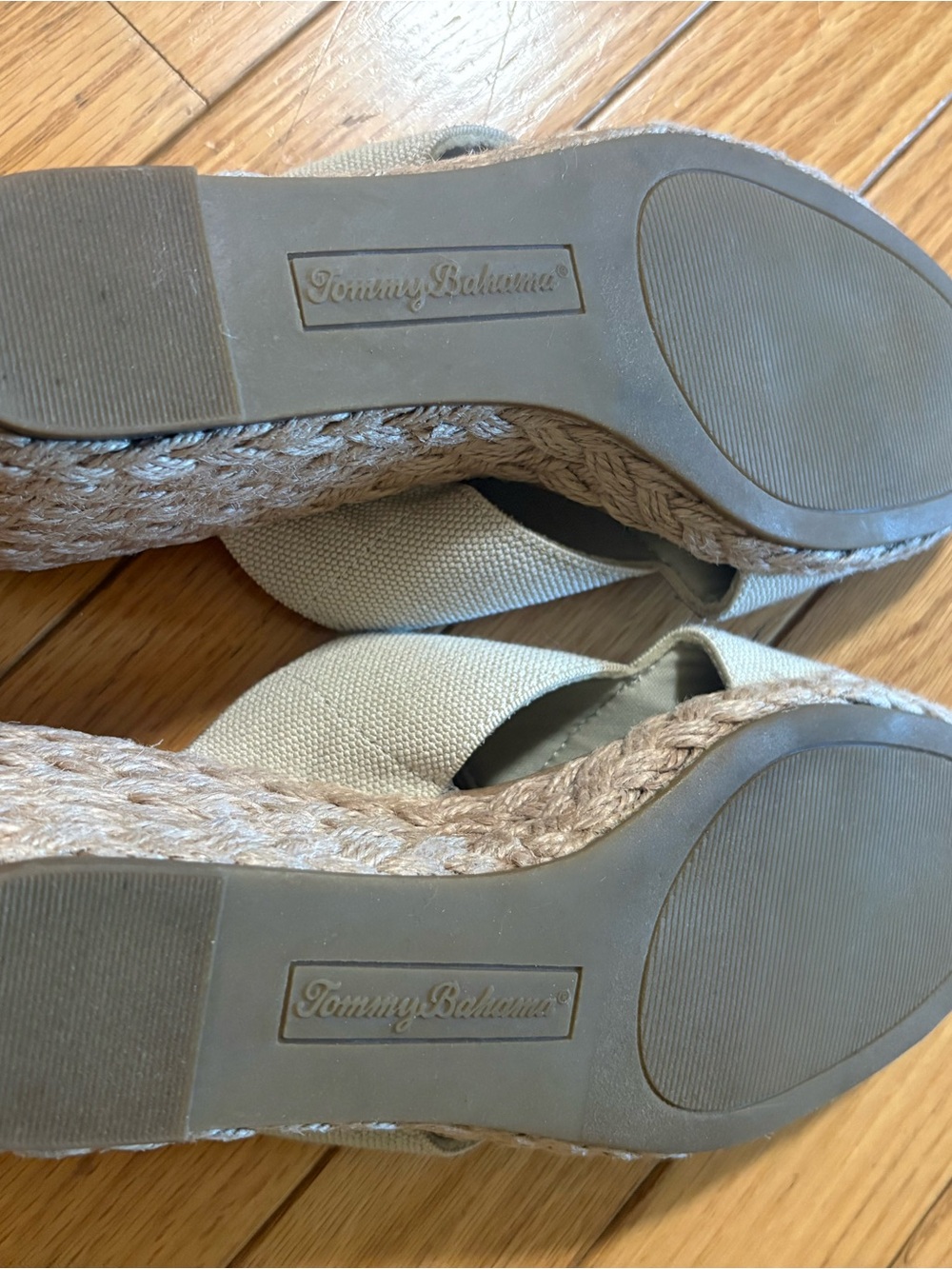 Tommy Bahama Light Beige Crossband Wedge Slides - Picture 4 of 11